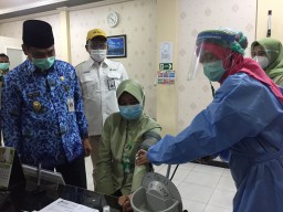 Wabup Qosim Cek Kesiapan 19 RS di Gresik Laksanakan Vaksin Covid Serentak
