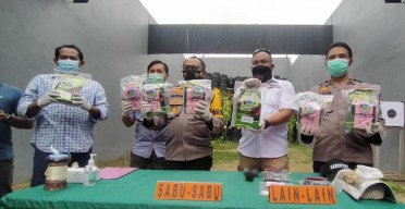 Bandar Gede Asal Gresik Simpan 8 Kilogram Sabu-sabu