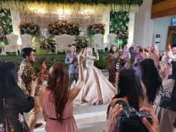 Sukses Meniti Karir Produk Kecantikan, Linda Melangsungkan Pernikahan Bersama Dokter 