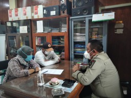 Enak-enak Hohohihe di Kamar, Dua Pasangan Tua Keladi Ini Digerebek di Bojonegoro