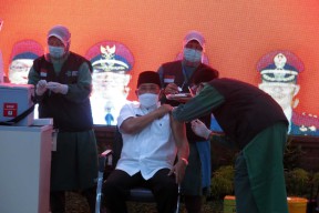 Pengalaman Pertama Pj Bupati Sidoarjo Disuntik Vaksin, Tak Rasakan Sakit dan Nihil Keluhan Selama Observasi