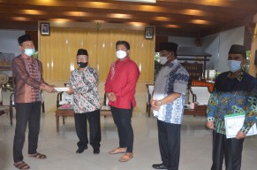 Permudah Belajar Anak, TPQ di Sidoarjo Dapat Bantuan Alquran Metode Follow Line