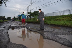 Setiap Tahun Langganan Rusak, Solusinya Jalan Kabupaten Dibeton Semua