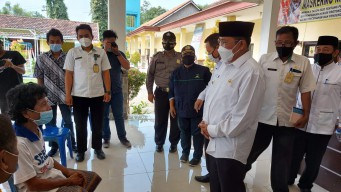 Trenyuh Dengar Warganya Hidup di Bawah Garis Kemiskinan, Pj Bupati Sidoarjo Langsung Turun Tangan