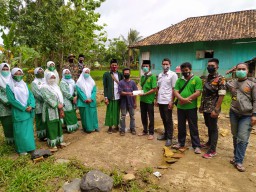 GP Ansor Bawean Saluran Donasi Kepada Korban Terdampak Banjir Bawean