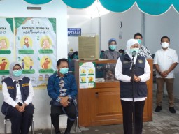 Gubernur Jatim Akan Tambah Faskes dan Vaksinator  Untuk Percepat Vaksinasi