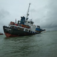 Pupuk 1.600 Ton Hampir Saja Tenggelam di Laut Gresik Akibat Lambung Kapal Pecah