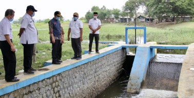 Emil Dardak Kunjungi Gresik, Sepakati Penuntasan Banjir Kali Lamong bersama BBWS