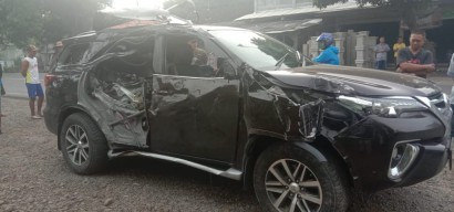 Fortuner Gasak Tiang, Mahasiswi asal Jakarta Tewas di Lokasi Kejadian, Sopir dan Rekannya Terluka