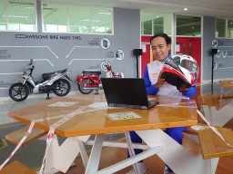Tahun baru, Waktunya Resolusi #Cari Aman Berkendara
