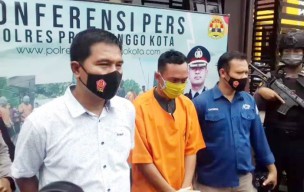 Usai Cekik Istri Siri, Pria Ini  Coba Gantung Diri Dengan Kabel Charge Handhpone