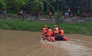 Tak Bisa Berenang, Pelajar Jombang Tenggelam di DAM Jetis
