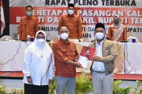 Gus Yani - Bu Min Bakal Dilantik Jadi Bupati Wabup Gresik 17 Februari