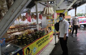 Tinjau Pusat Kerajinan Tahu Kediri, Wagub Emil Teringat Masa Kecil