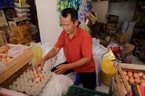 Dukung Roda Perekonomian di Surabaya, Pemkot Rutin Beri Pendampingan Toko Kelontong
