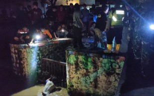 Mandi Sambil Mencari Kelapa Hanyut, Bocah ini Hilang Terseret Arus Sungai Bagong