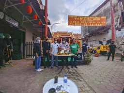 Warung Klenteng, Media Komunikasi Antar Suku, Ras dan Agama di Gresik