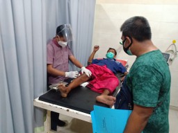 Mendadak Dihadang 'Bajak Laut' Bersenjata Celurit, Nelayan Campurejo Gresik Alami Luka Bacok