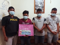 Pesta Sabu Pemuda Bawean Dibuyarkan Polisi, Empat Tersangka Dibekuk