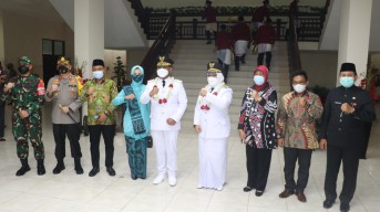 Resmi Pimpin Gresik, Gus Yani-Bu Min Tancap Gas Wujudkan 9 Nawakarsa Gresik Baru