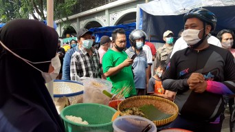 Hari Pertama Masuk Kantor, Bupati Yani Akan Bahas Penataan PKL Alun-alun