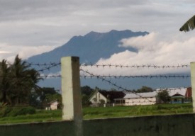 Gemuruh Aktivitas Gunung Raung Banyuwangi Getarkan Kaca Rumah Warga