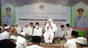 Hadiri Tasyakuran Pelantikan Bupati dan Wakil Bupati Gresik, Habib Luthfi Sampaikan Keprihatinan
