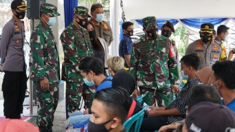 Danrem 084 Bhaskara Jaya Pantau Sidang Yustisi Prokes di Sidoarjo, Apresiasi Pelanggar Menurun