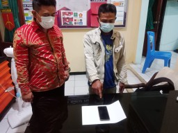 Gaji Kurang, Handphone Milik Juragan Jadi Sasaran