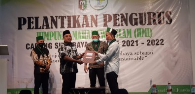 Kepengurusan Baru Dilantik, HMI Cabang Surabaya Target Cetak Gold Generation