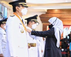 17 Bupati/Wali Kota Telah Dilantik, Ini Permintaan Gubernur Khofifah yang Harus Dikabulkan