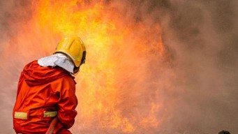 Gudang Eks Pabrik Leces Terbakar, Api Diduga Korsleting