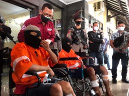 Acungkan Celurit ke Polisi Malang Kota, Dua Bandit Ini Disuntik Peluru