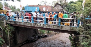 Bikin Ngakak, Pria di Jember Lompat ke Sungai Gegara Ketahuan Suami Wanita Selingkuhannya