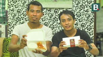 Munhar Mantan Bek Arema, Rintis Jualan Ayam Geprek hingga Driver Online