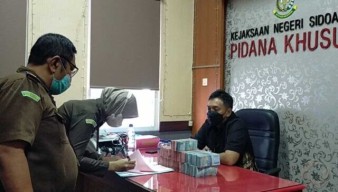 Mantan Kades Kemantren Kembalikan Uang Korupsi Rp 540 Juta ke Kejaksaan Sidoarjo