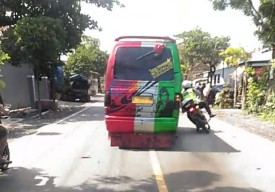 Viral Polantas Probolinggo Sengaja Disenggol MPU Hingga Terjungkal ke Aspal