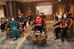 Melalui Sekoper, Wabup Gresik Ajak Perempuan Miliki Daya Saing