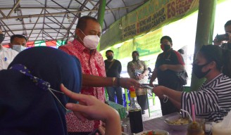 Armudji Wacanakan Beli Produk Pedagang di SWK Ngagel di Setiap Kegiatan Pemkot Surabaya