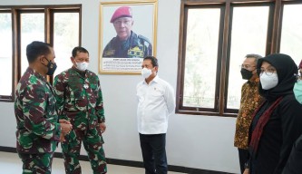 Kasal LaksamanaYudo Margono resmikan gedung Evert Julius Van Kondou