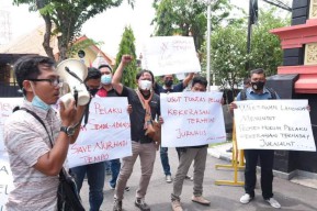Wartawan di Lamongan Gelar Aksi Tuntut Pelaku Segera Dihukum