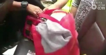 Sebelum Ditangkap Wanita ini Buang Kiloan Sabu-sabu dan Tabrak Mobil Petugas  