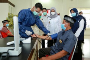 Sebanyak 1.049 CJH Banyuwangi Jalani Vaksinasi, Semoga Tahun Ini Bisa Berangkat