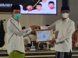 DPW PKB Jatim Serahkan Bantuan Uang Rp 500 Juta untuk Pembangunan NU Centre