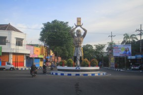 Korbankan Patung Adipura, Bupati Ponorogo Ingin Bangun Monumen HOS Tjokroaminoto