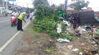 Lagi, Dump Truk Bermuatan Batubara Hajar Warkop di Bungah Gresik, Satu Orang Meninggal