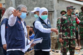 Atasi Banjir Luapan Sungai Kedunggaleng Probolinggo, Gubernur Khofifah: Segera Dikasih Bronjong dan Dibangun Plengsengan Permanen