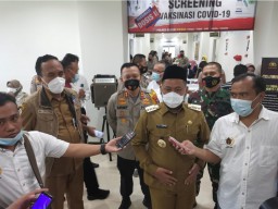 Ikhtiar Lawan Pandemi, Bupati Gresik Harap Vaksinasi Segera Sasar Masyarakat Umum