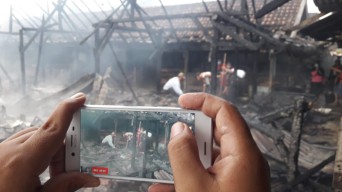 Korsleting Listrik, Pasar Campurdarat Tulungagung Kebakaran