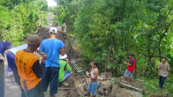 Jembatan di Magetan Roboh, Warga Harus Berputar 5 Km